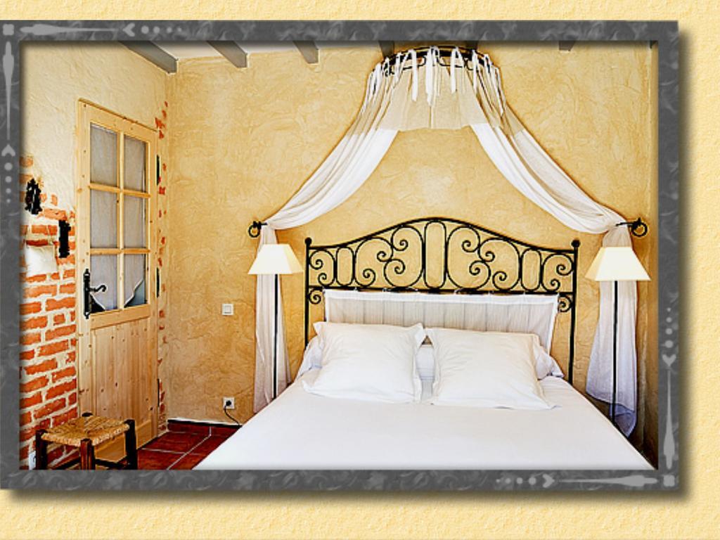 โลแบร์เฌอรี Hotel Sauzon ภายนอก รูปภาพ