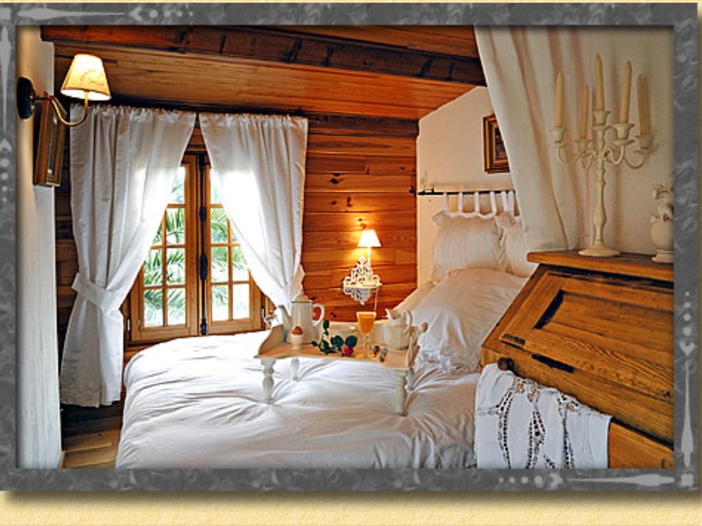 โลแบร์เฌอรี Hotel Sauzon ภายนอก รูปภาพ
